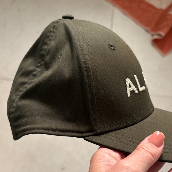 lululemon athletica army green Aloha Hat - Picture 5 of 6